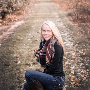 Meet your Posher, Olivia